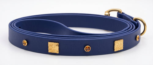 Guinzaglio blu navy con cristalli ambra e borchie quadrate dorate